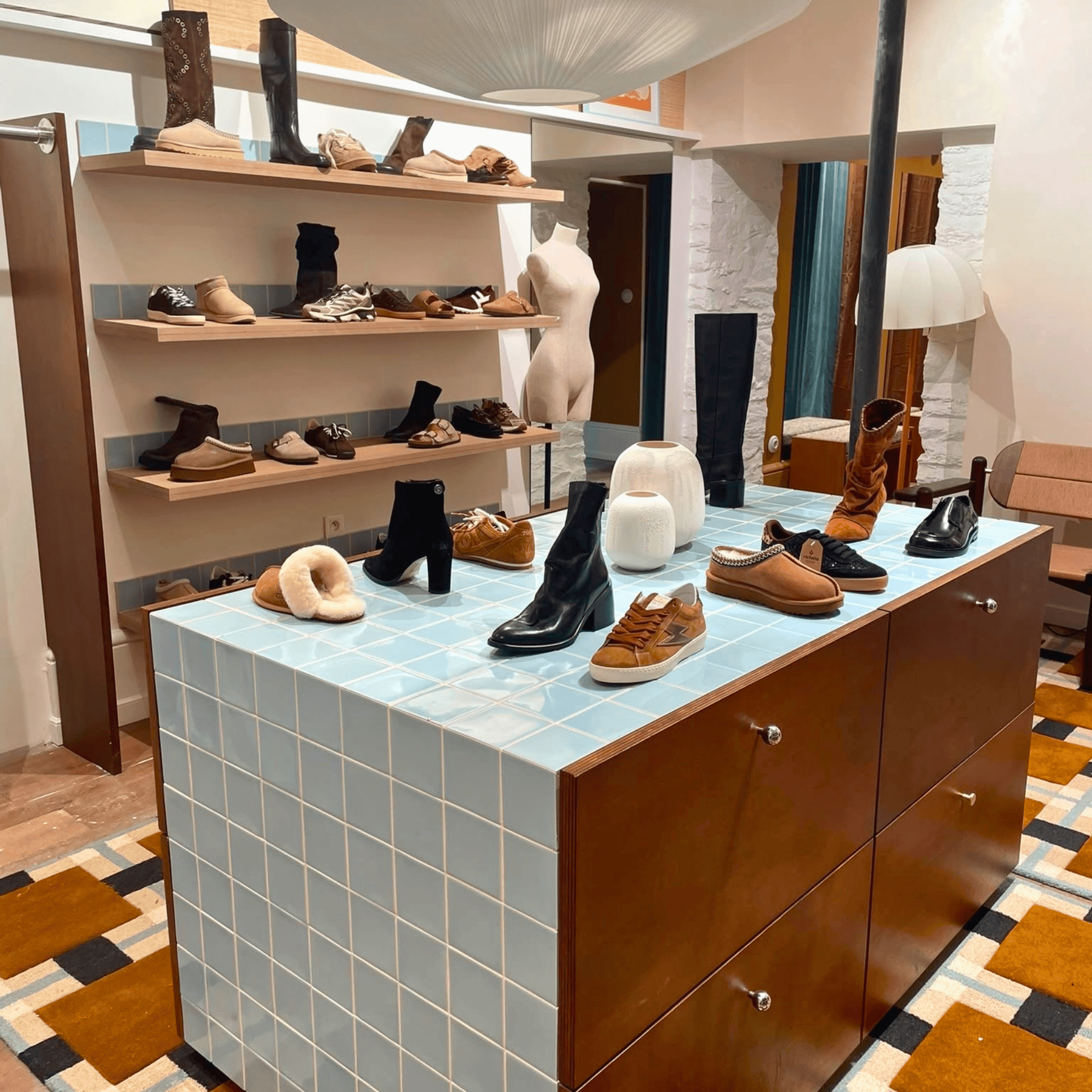 Boutique OUTREMESURE Vêtements et chaussures pour femme à Rennes