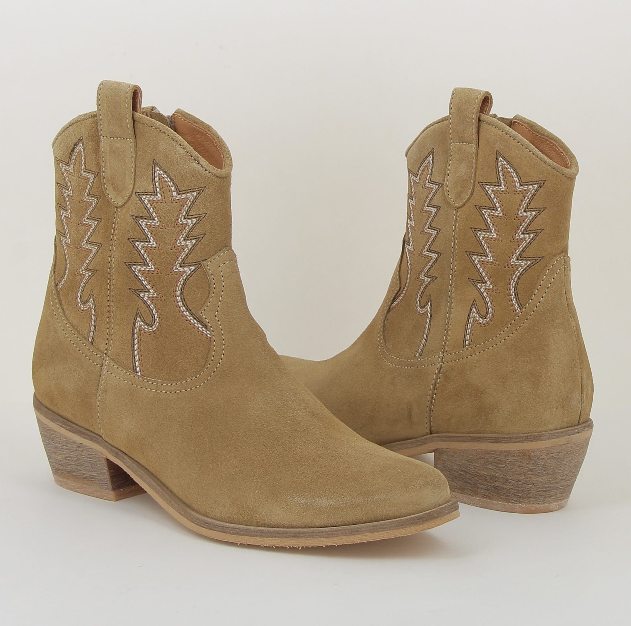 ilkay e25 camel Minka Design