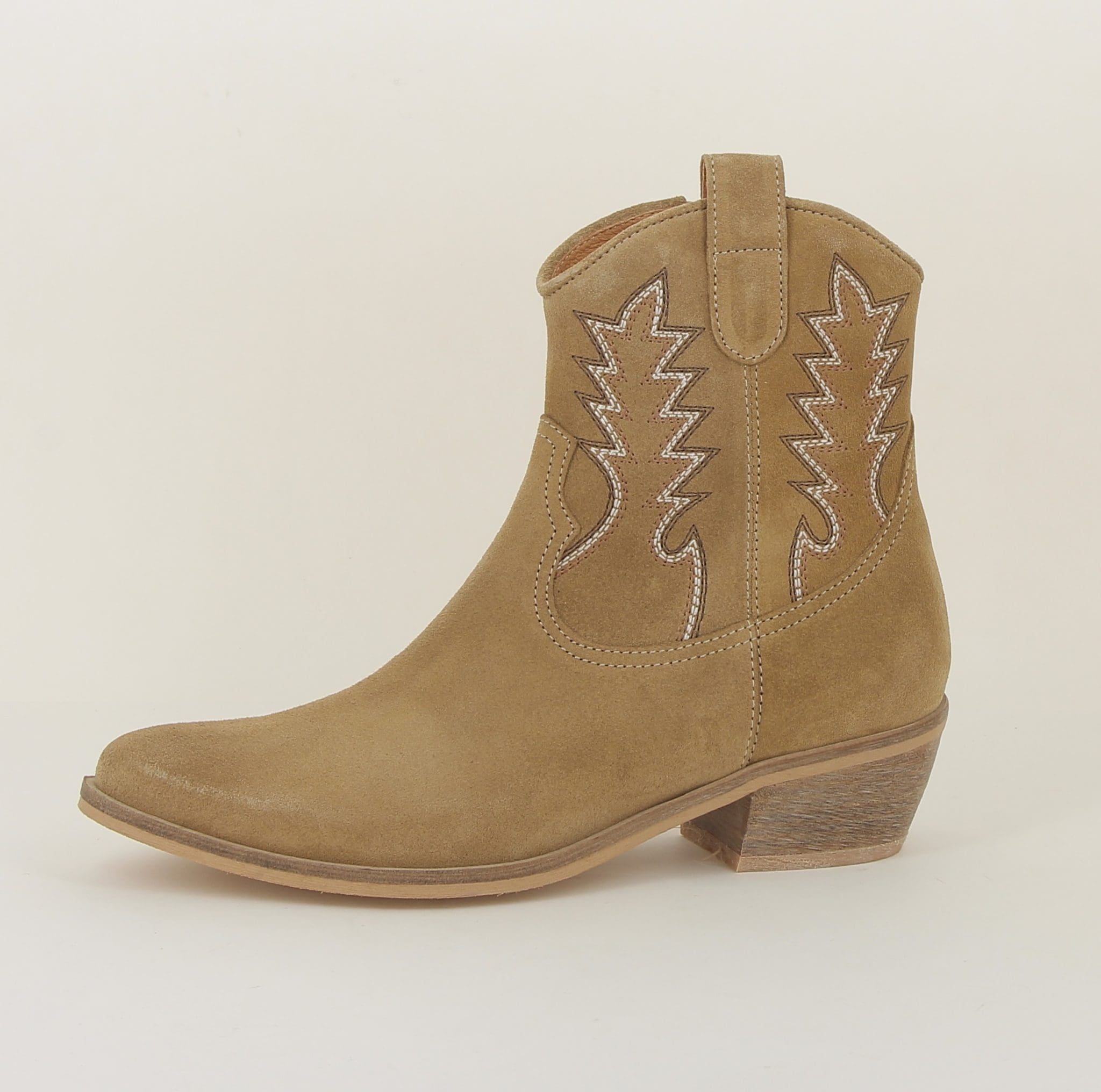 ilkay e25 camel Minka Design