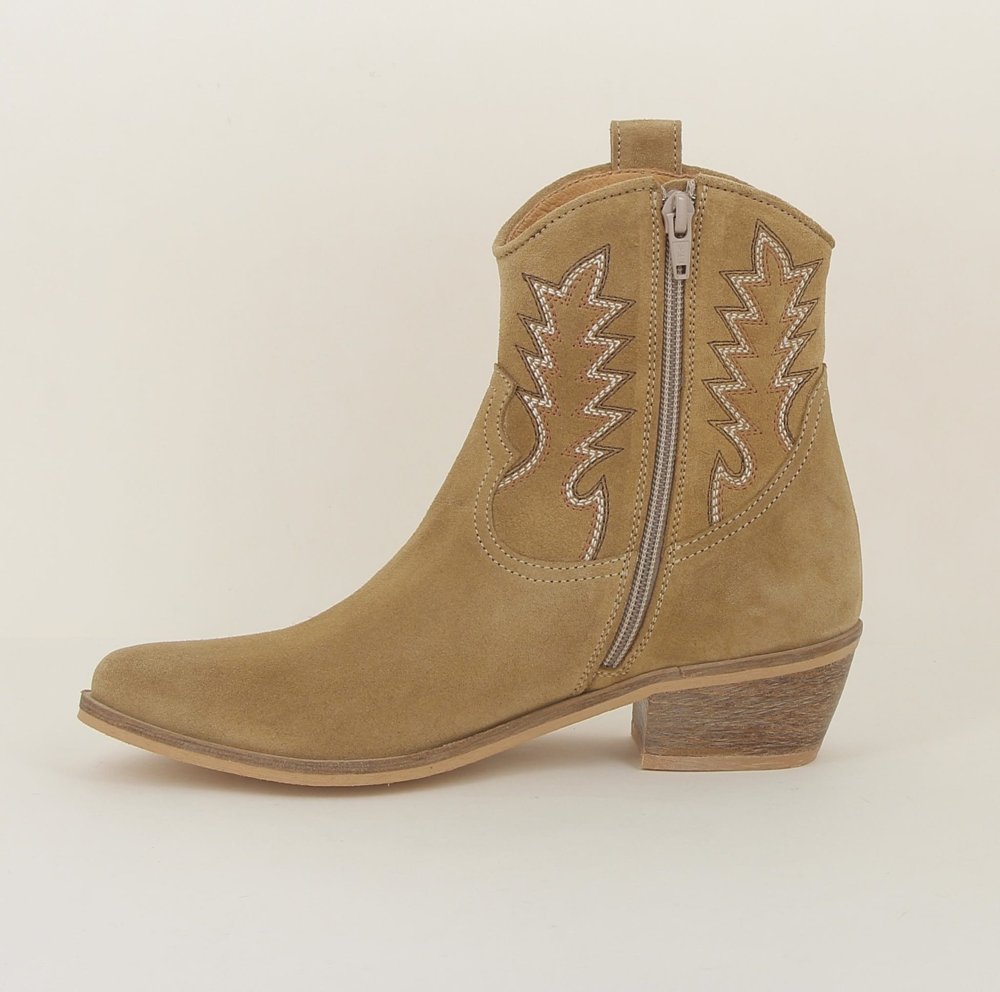 ilkay e25 camel Minka Design