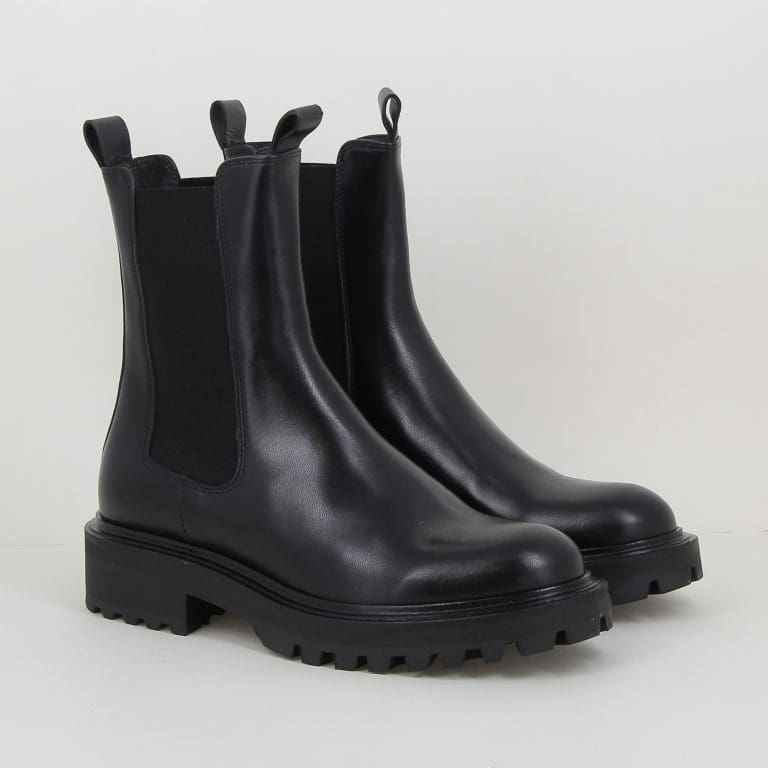 boots 6751 h2526