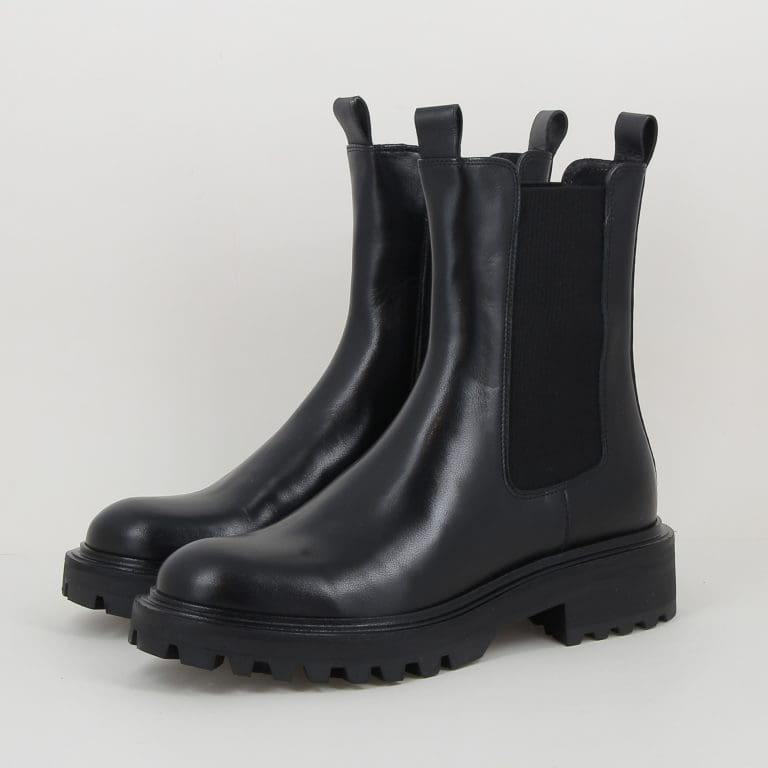 boots 6751 h2526