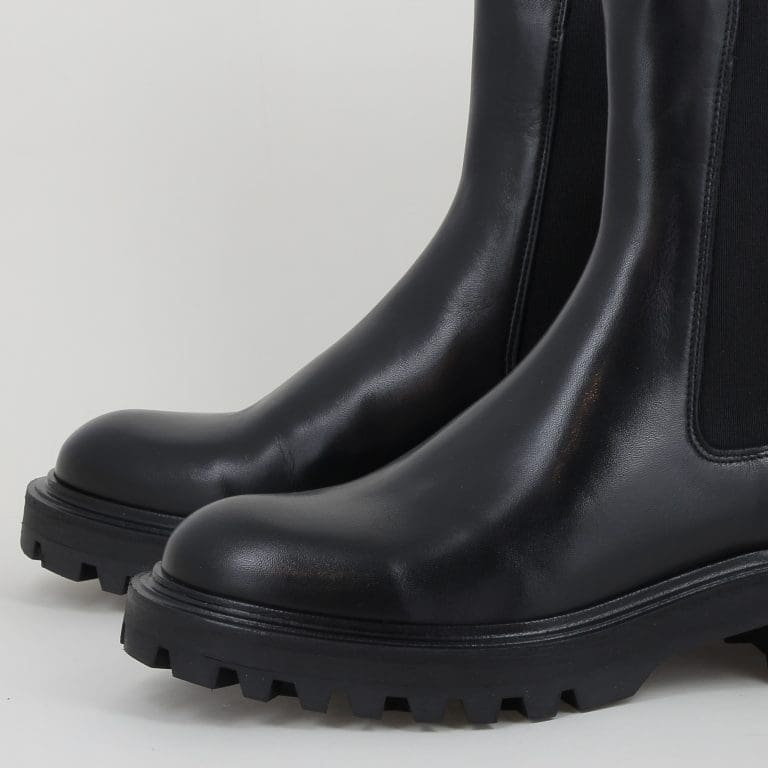 boots 6751 h2526
