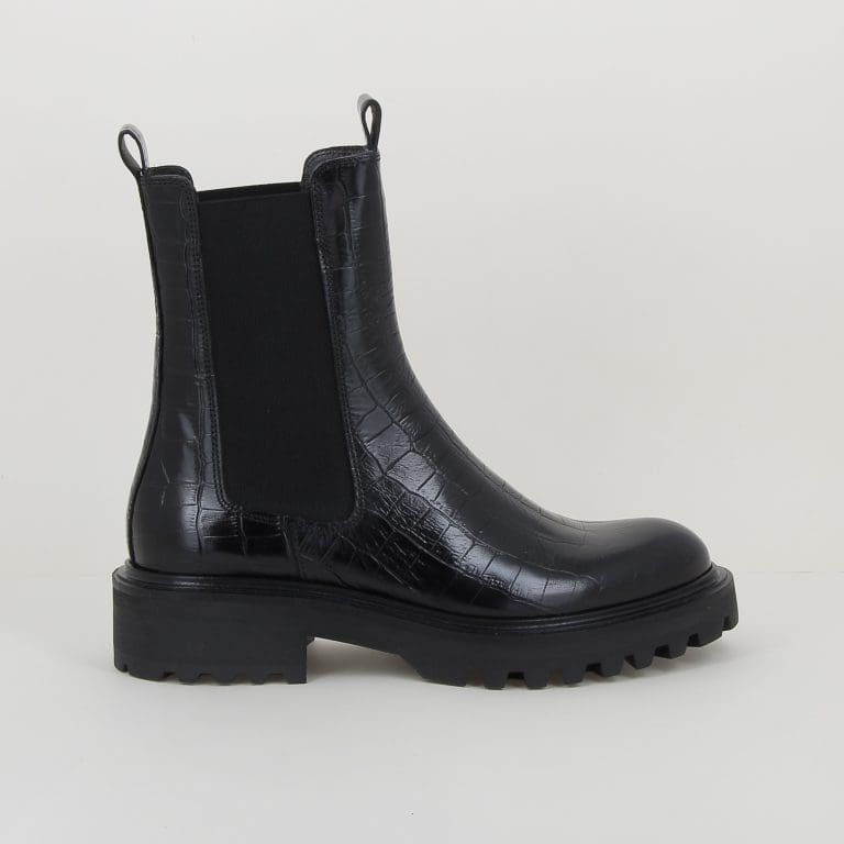 boots 6751 h2526