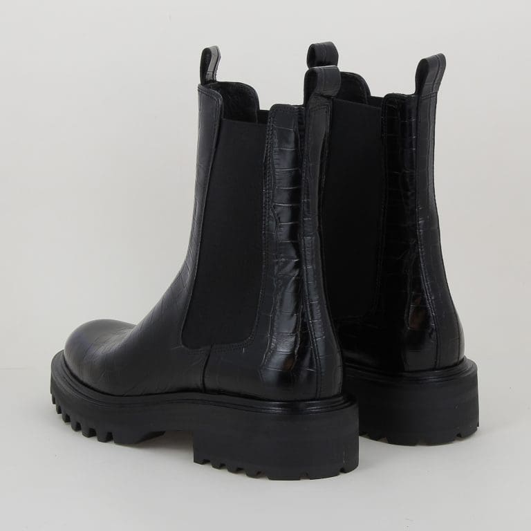 boots 6751 h2526