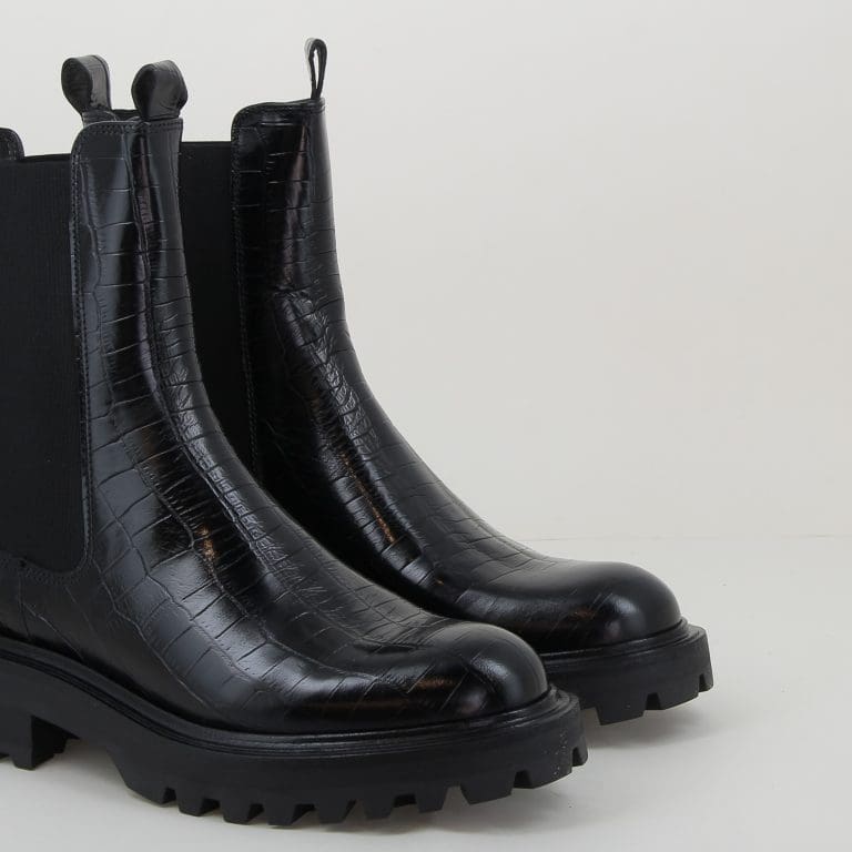 boots 6751 h2526