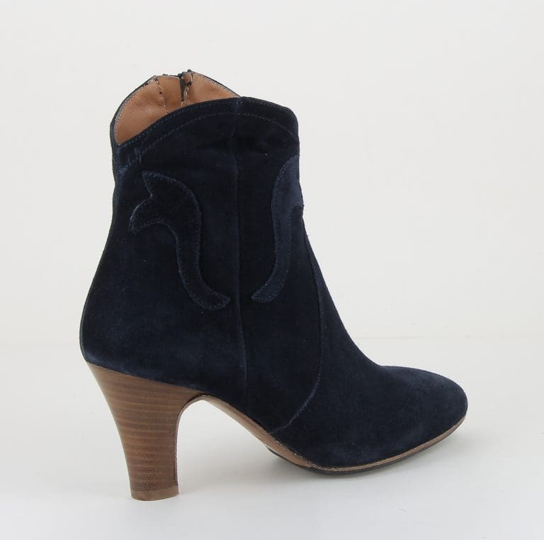 boots 4381