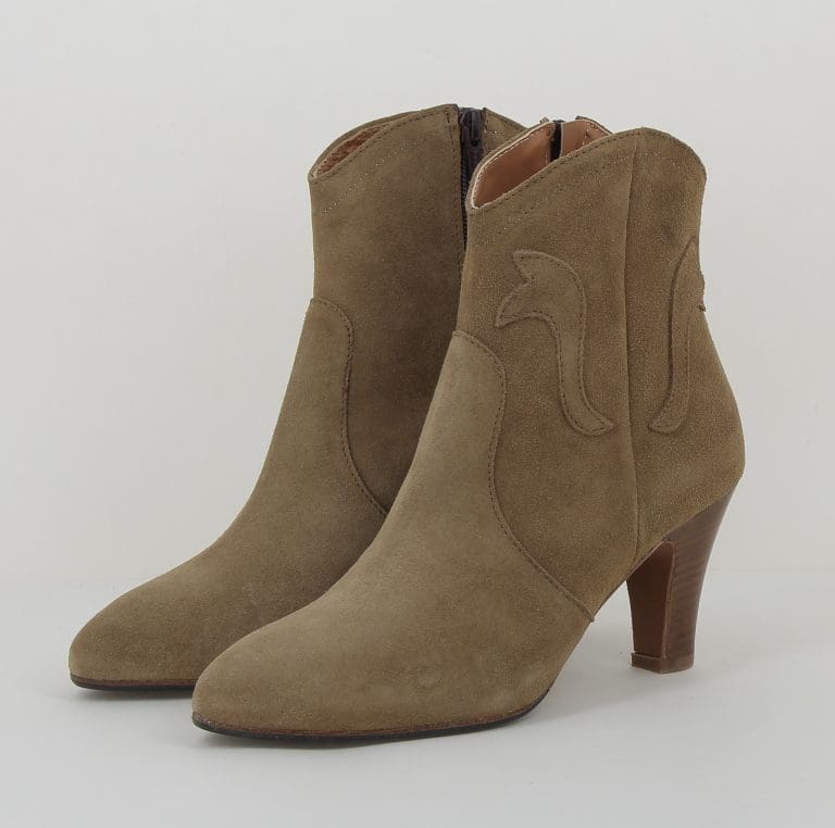 boots 4381