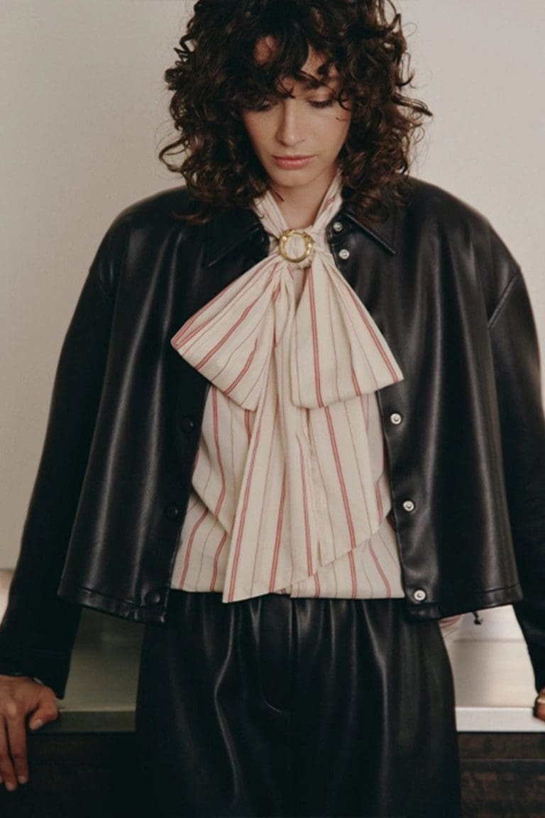 blouse lips h26