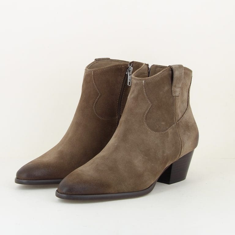 boots fame01 h 25 26