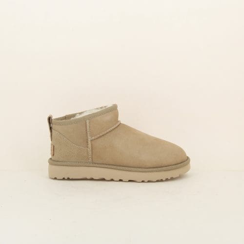 boots classic ultra beige UGG