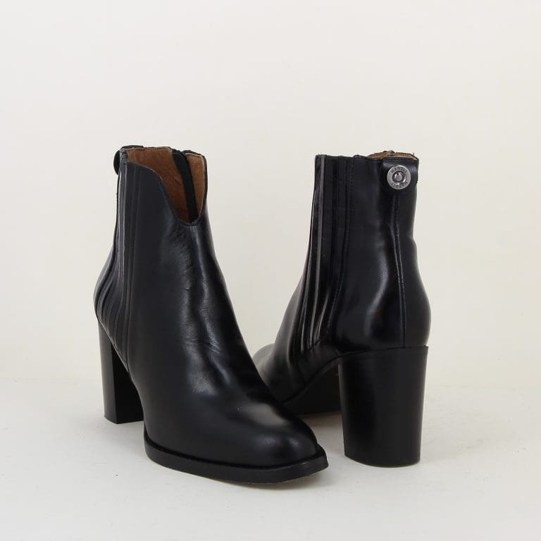 boots 8686 h26