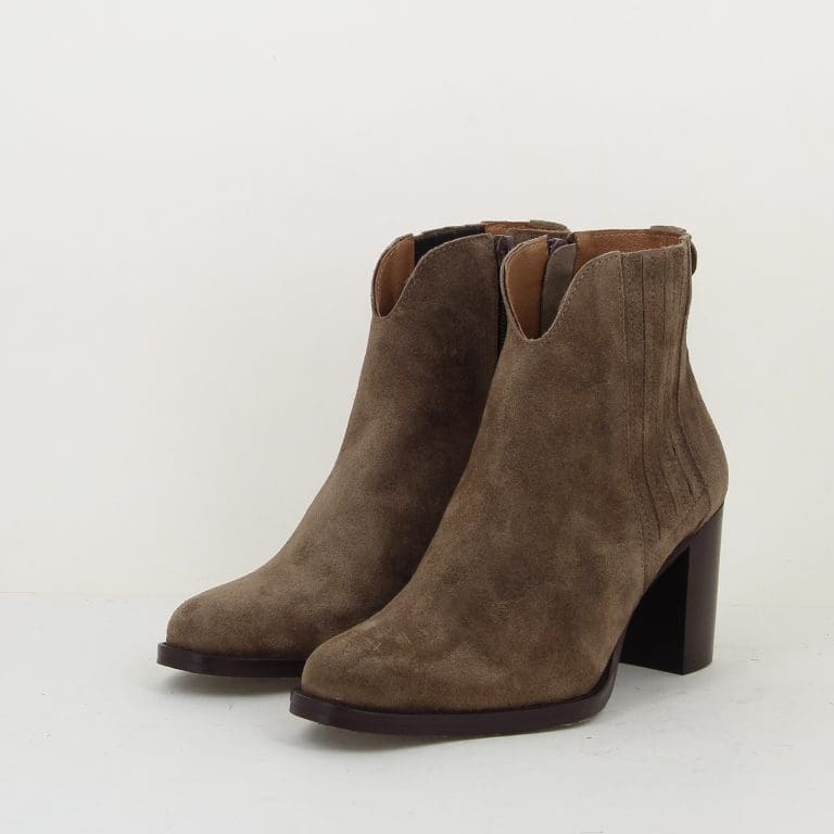 boots 8686 h26