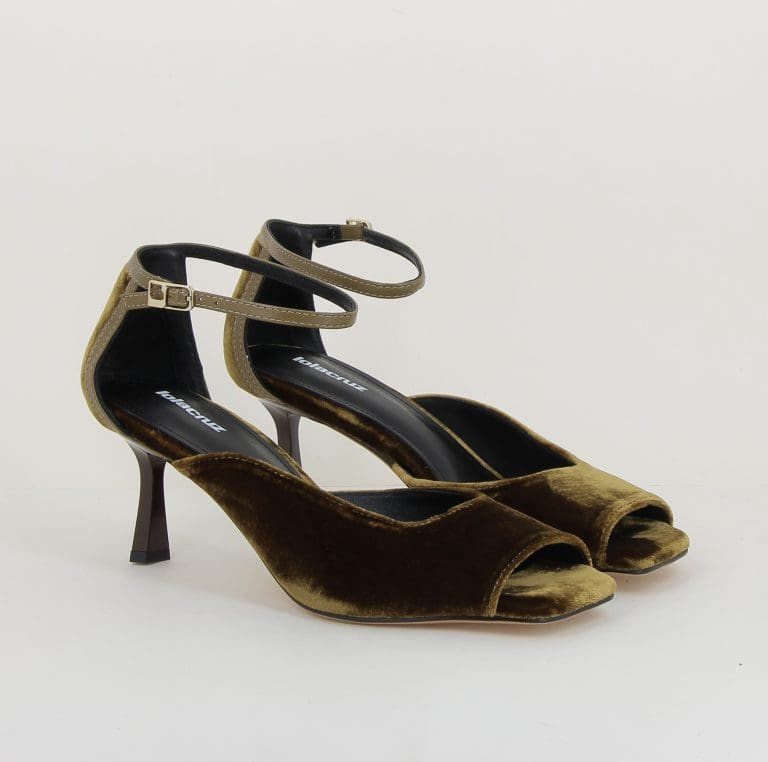 sandale 011 h2526 kaki Lola Cruz