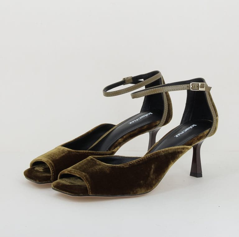sandale 011 h2526 kaki Lola Cruz