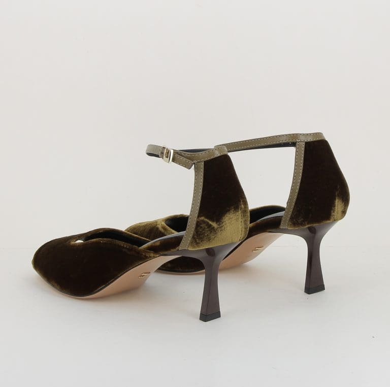 sandale 011 h2526 kaki Lola Cruz