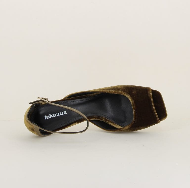 sandale 011 h2526 kaki Lola Cruz