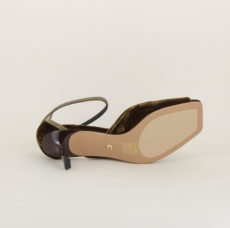sandale 011 h2526 kaki Lola Cruz