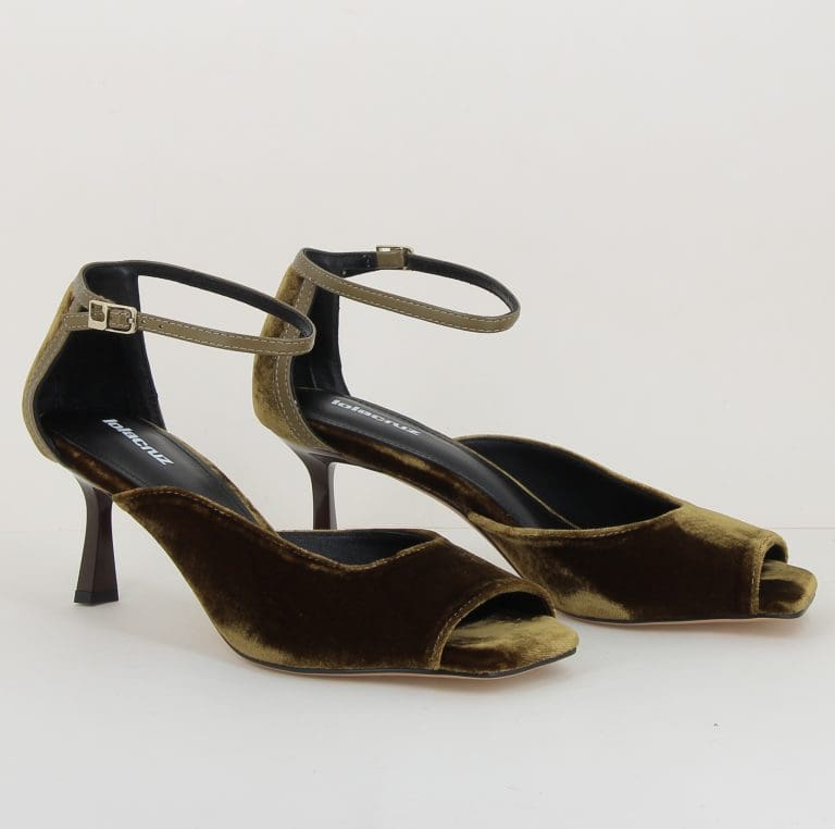 sandale 011 h2526 kaki Lola Cruz