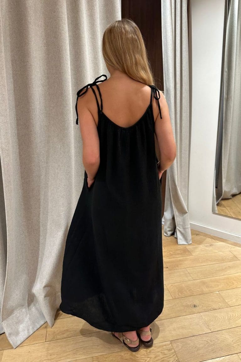 robe blondie e26 noir outremesure