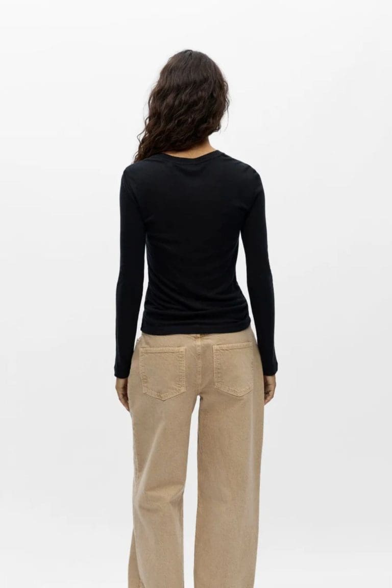 top objalma noir object