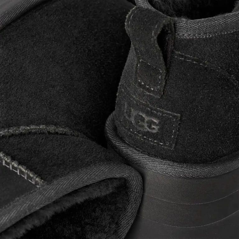 classic ultra min pl noir UGG
