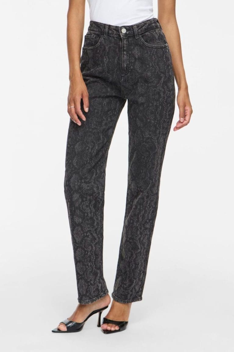 jean vikelly. gris python vila