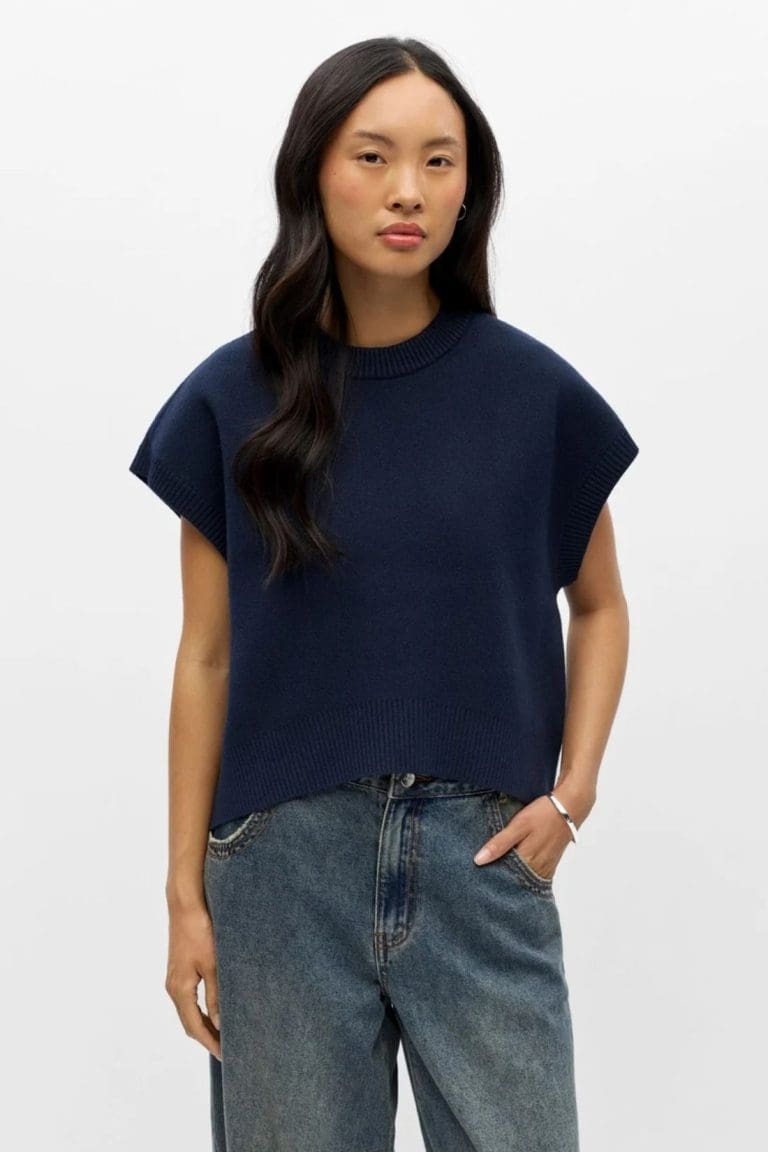 pull objitone bleu marine object