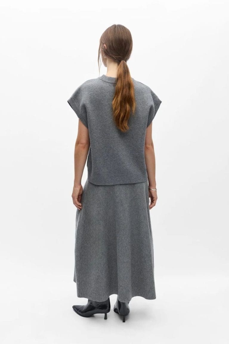 pull objitone gris object