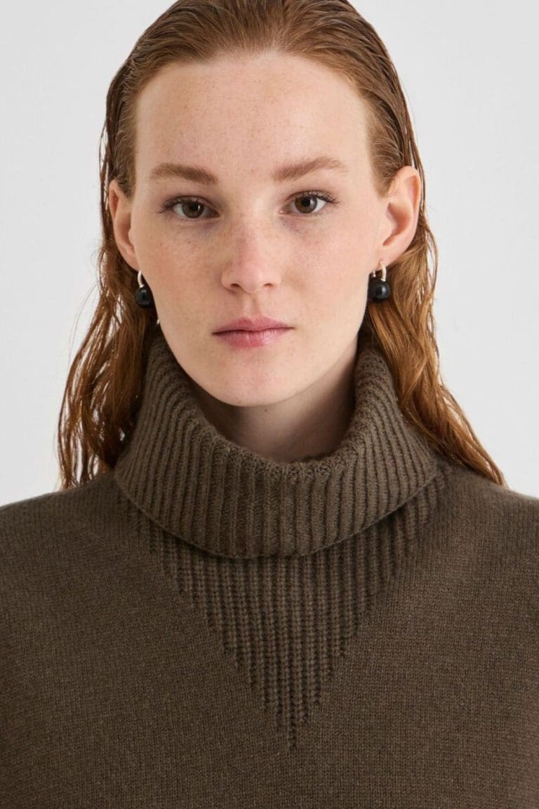 pull roucleo kaki rouge edit
