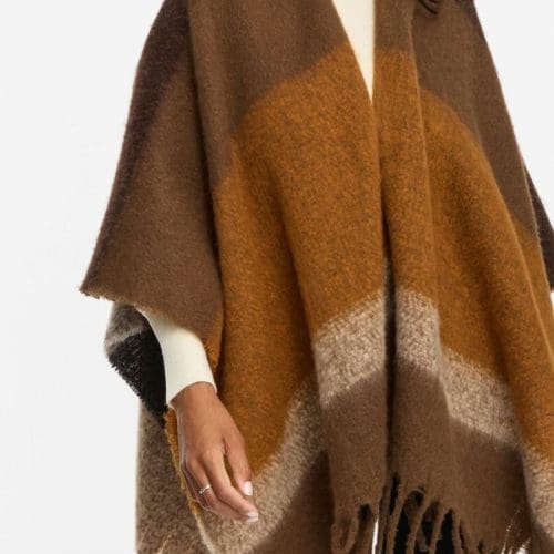 poncho vimeya camel vila