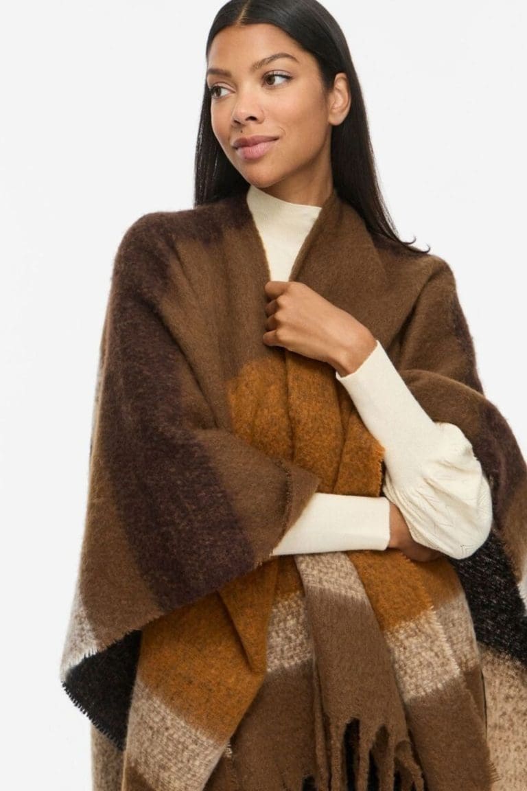 poncho vimeya camel vila