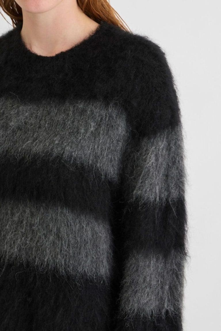 pull rouaria gris rouge edit