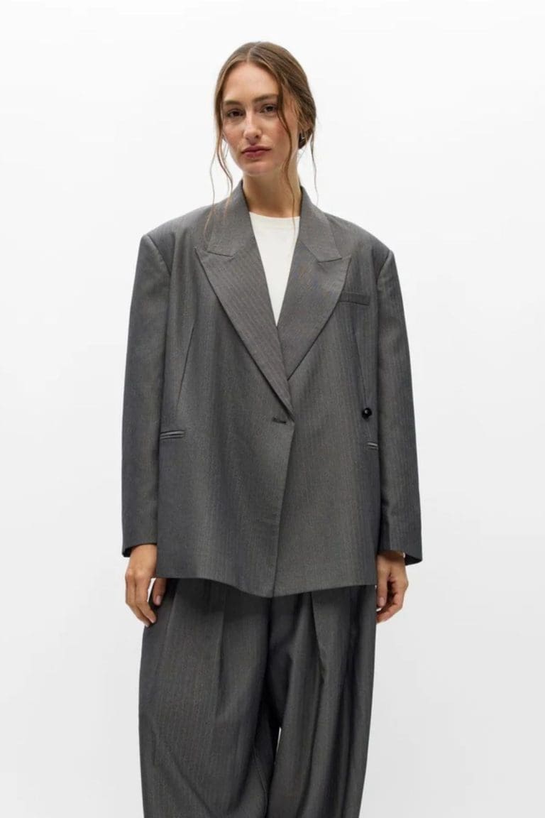 veste objnoami gris object