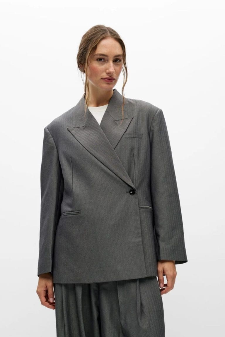 veste objnoami gris object
